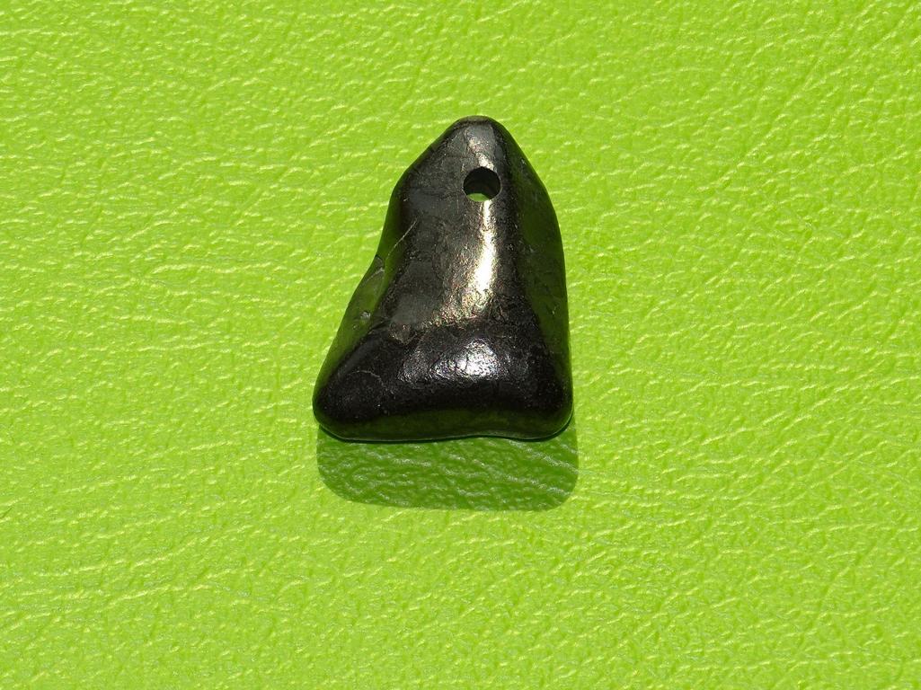 Magnetit gebohrt Nr. 5