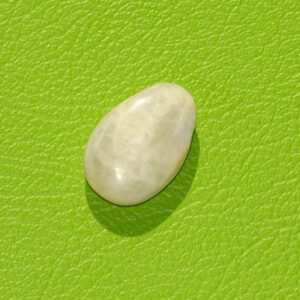 Mondstein-Tropfen gebohrt