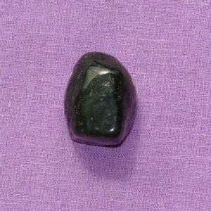 Nephrit gebohrt Nr. 5