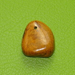 Schlangenjaspis gebohrt Nr. 1