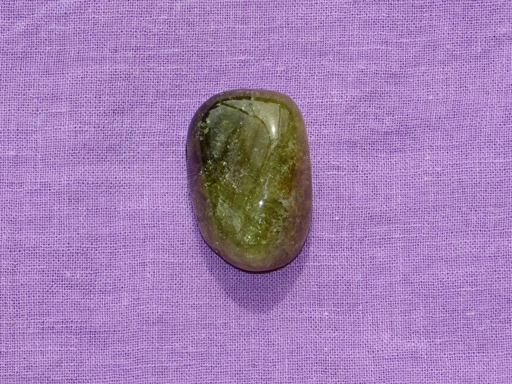 Tsavorit gebohrt Nr. 4