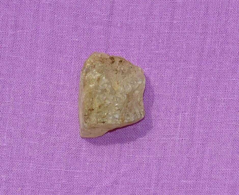 Orthoklas Rohstein gebohrt Nr. 1