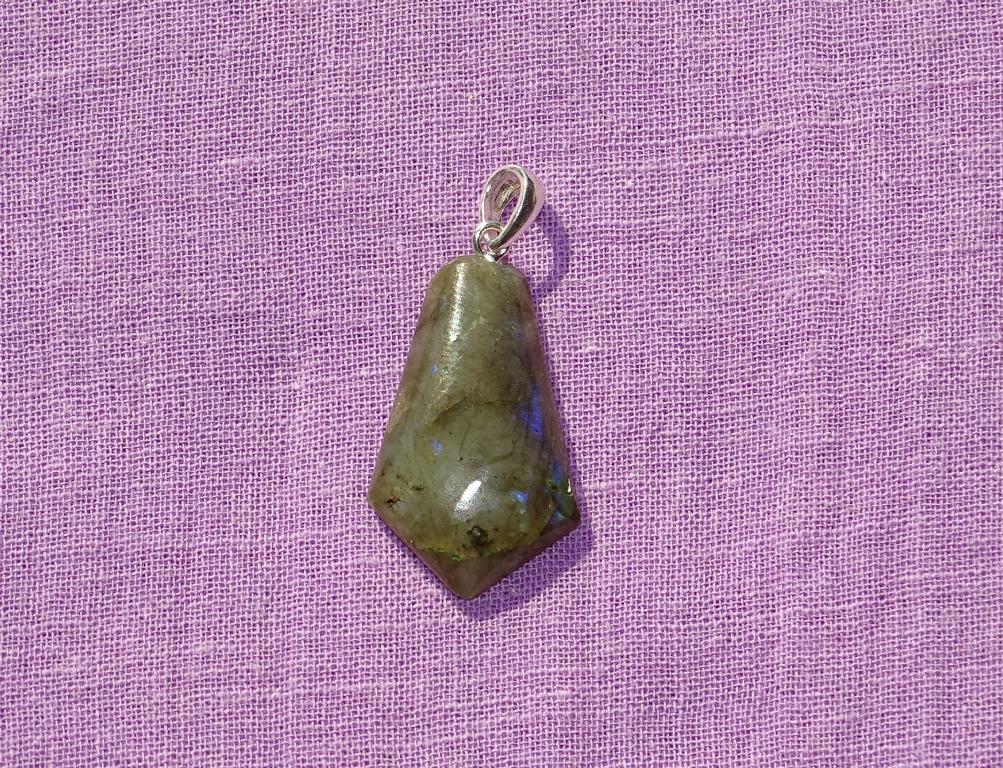 Labradorit-Anhänger Nr. 7