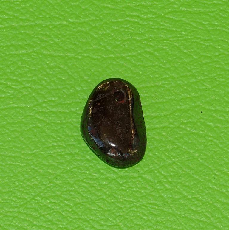 Magnetit gebohrt Nr. 7