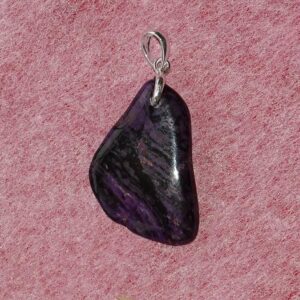 Sugilith-Anhänger Nr. 1