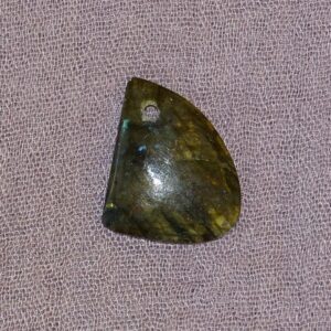 Labradorit Flachstein gebohrt Nr. 3