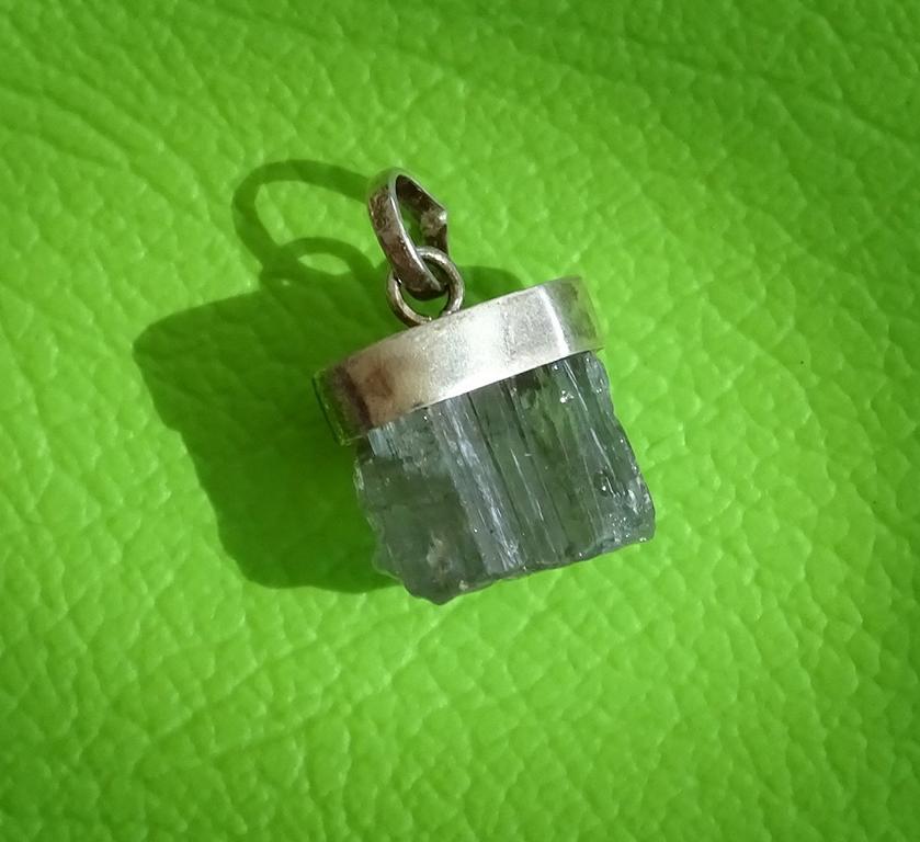 Turmalin-Anhänger blau Nr. 1