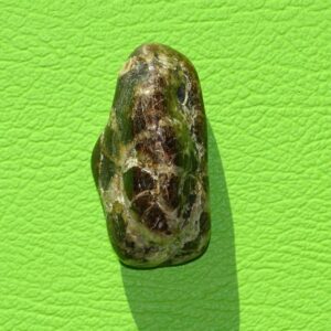 Almandin gebohrt Nr. 5