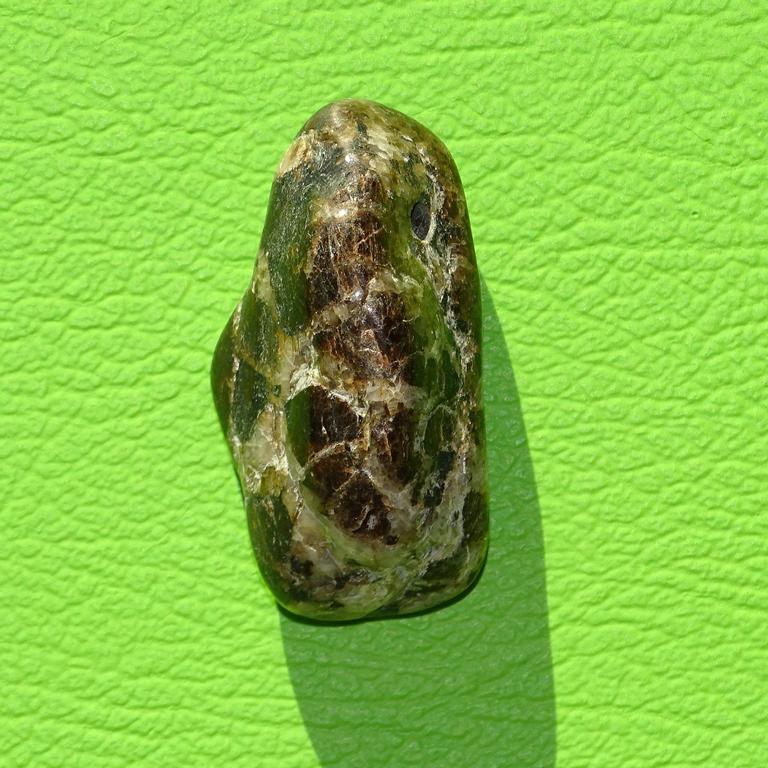 Almandin gebohrt Nr. 5