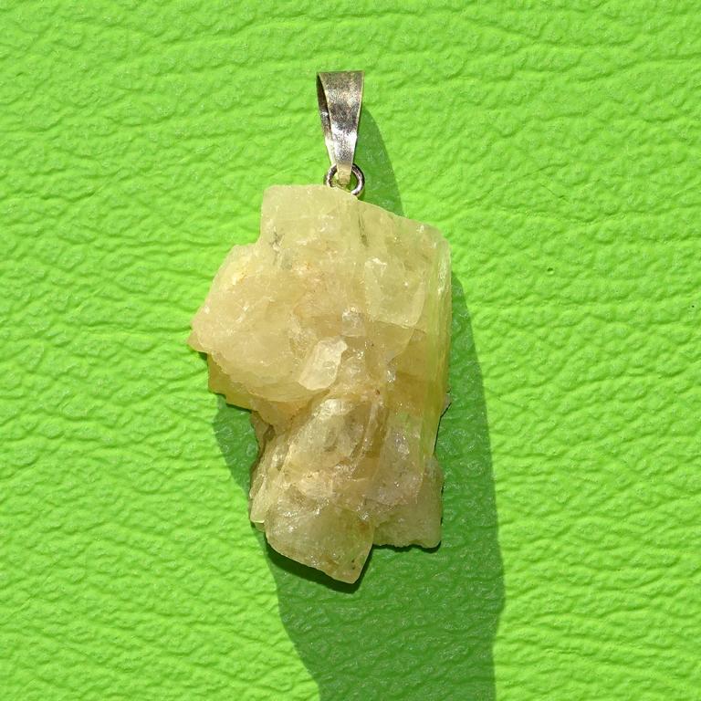 Amblygonit-Rohstein-Anhänger Nr. 7