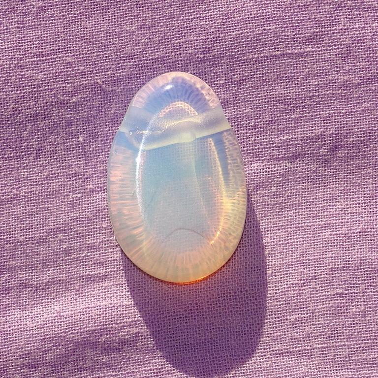 Opal-Glas-Tropfen gebohrt (= Opalith synthetisch)