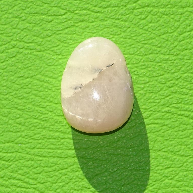 Petalit gebohrt Nr. 4