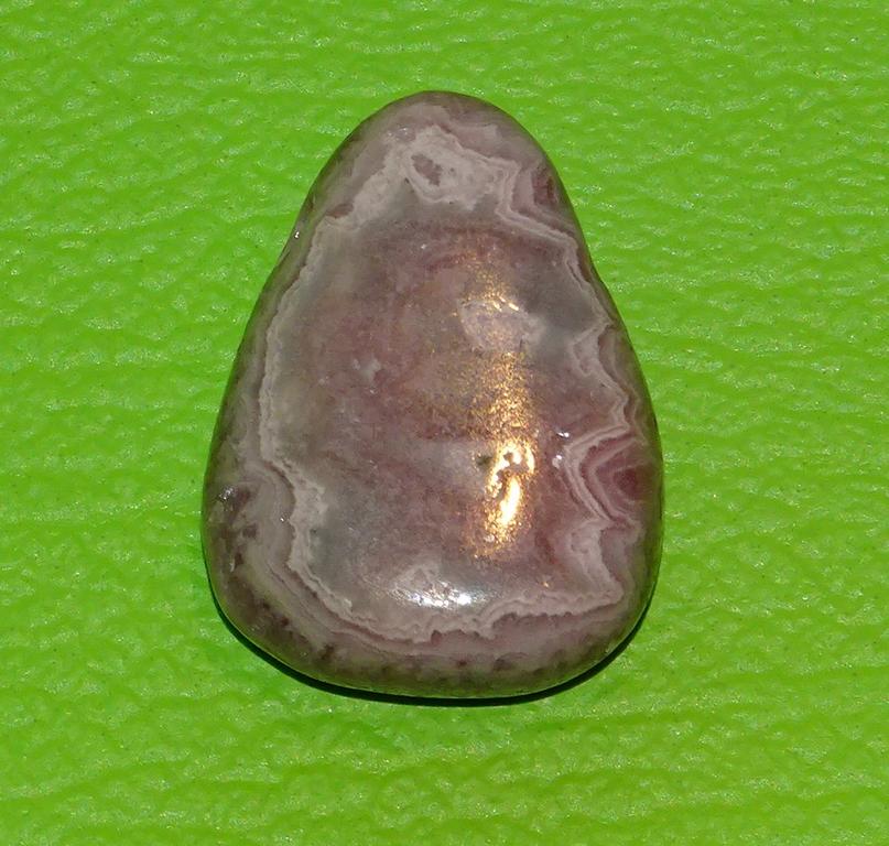 Rhodochrosit-Trommelstein gebohrt Nr. 2