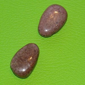 Rhodonit Tropfen gebohrt