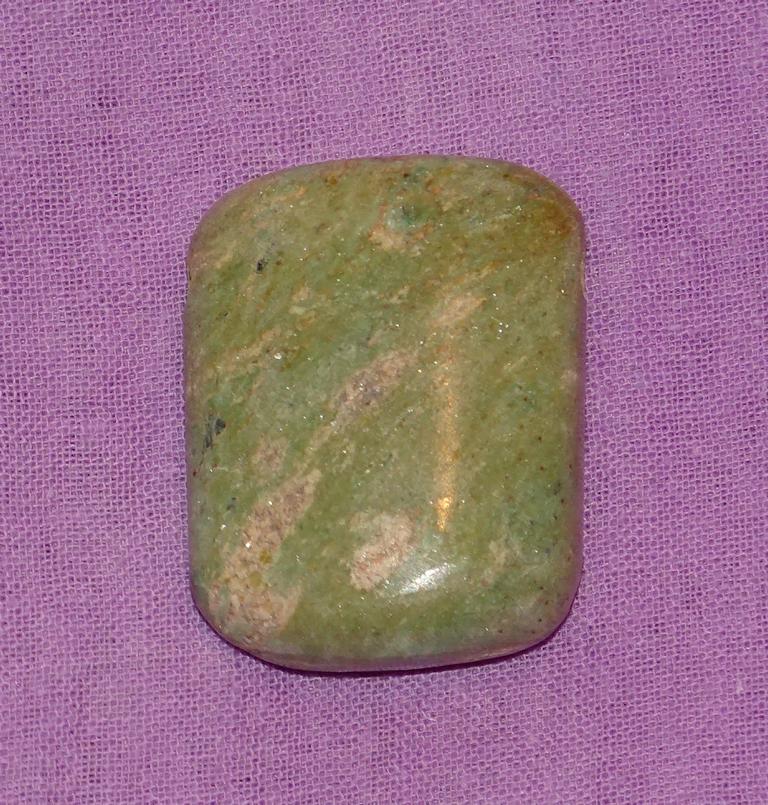 Fuchsit-Rubin gebohrt Nr. 8