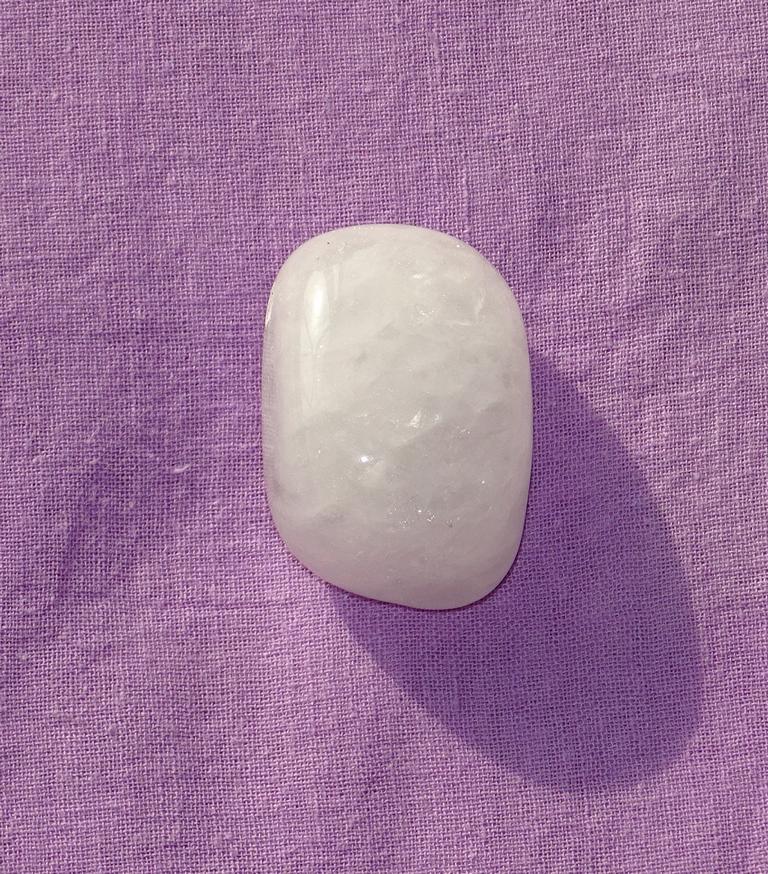 Schneequarz gebohrt Nr. 2