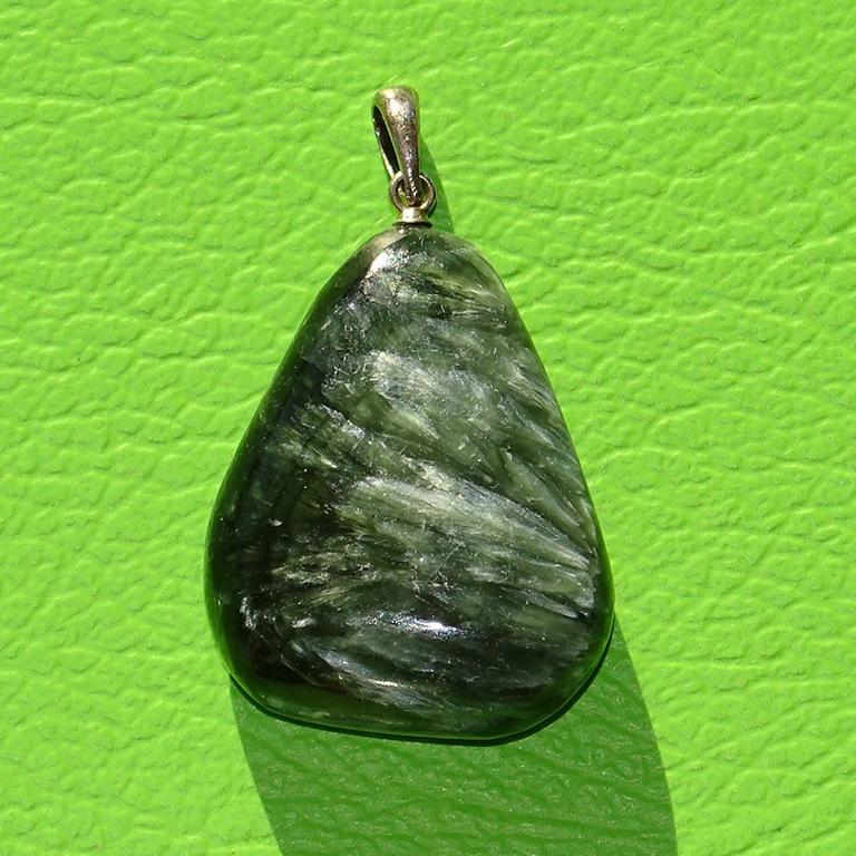 Seraphinit-Anhänger Nr. 1