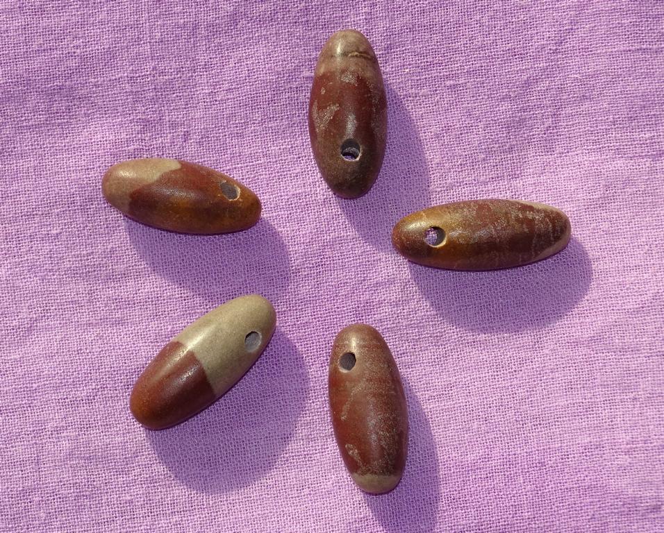 Shiva-Lingam gebohrt