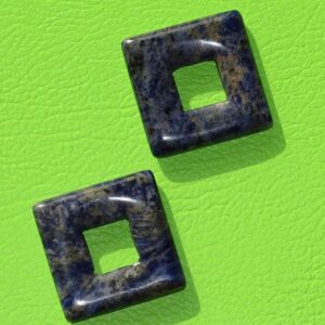 Sodalith-Donut quadratisch