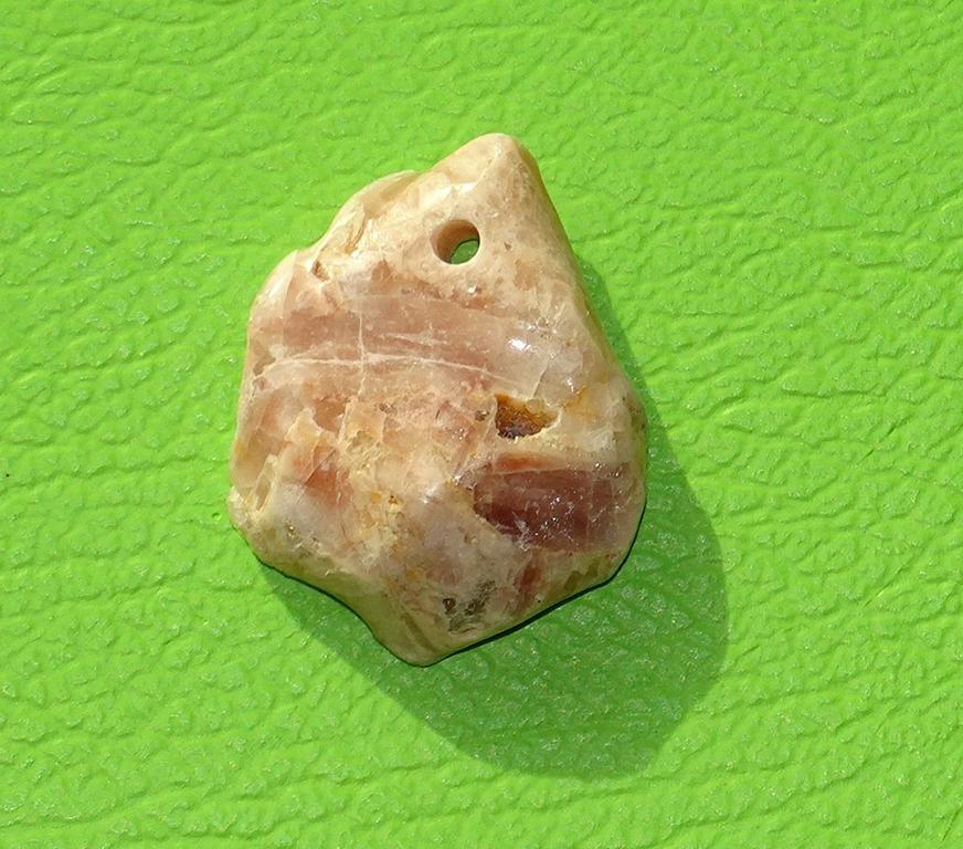 Speckstein gebohrt Nr. 1