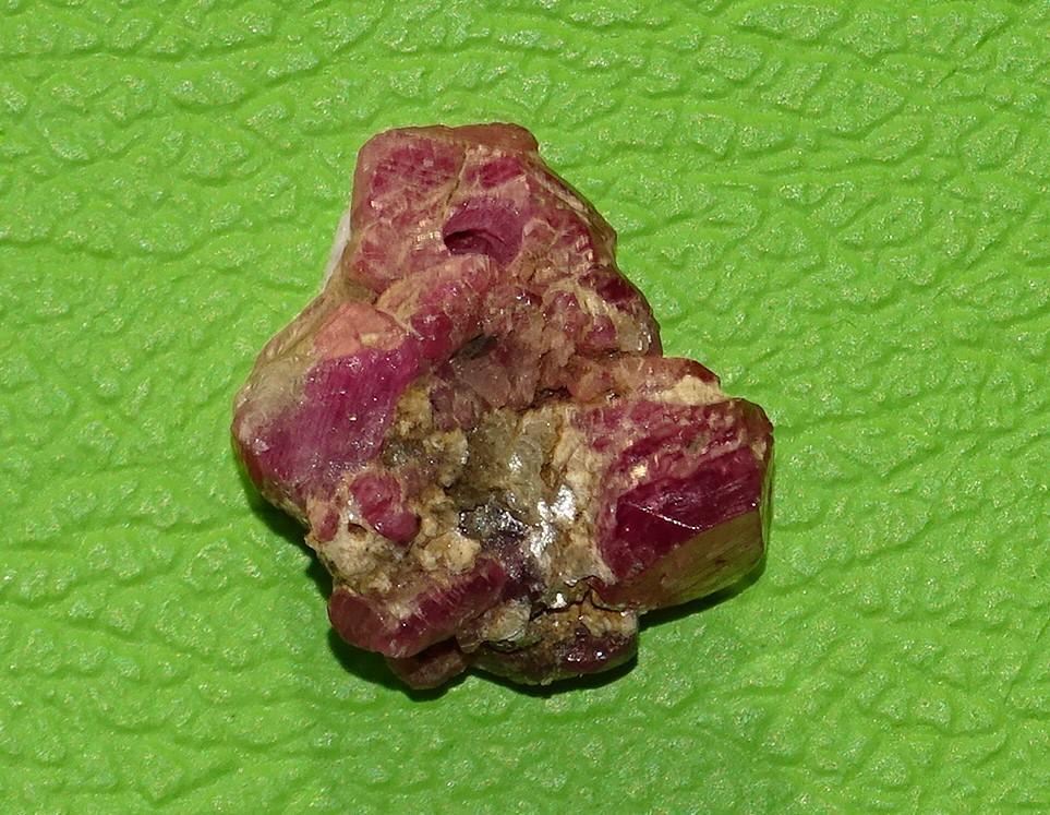 Spinell gebohrt Nr. 1