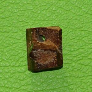 Staurolith gebohrt Nr. 1