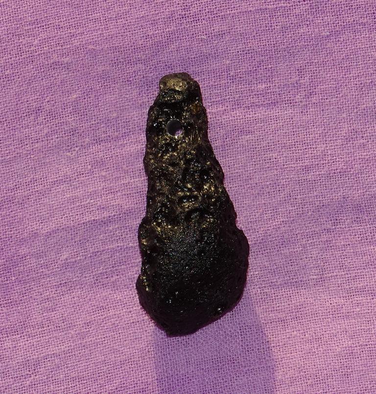 Tektit gebohrt Nr. 6