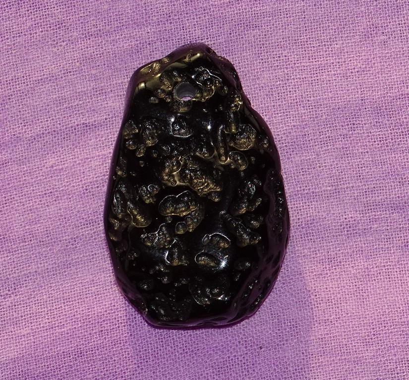 Tektit gebohrt Nr. 8