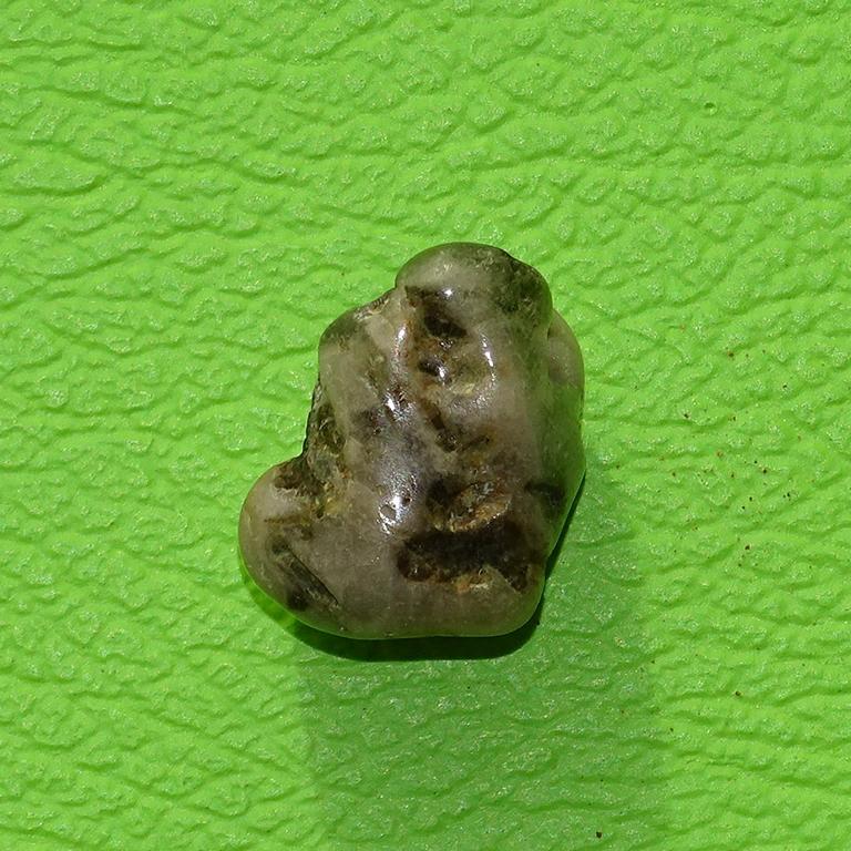 Turmalin grün, gebohrt, Nr. 2