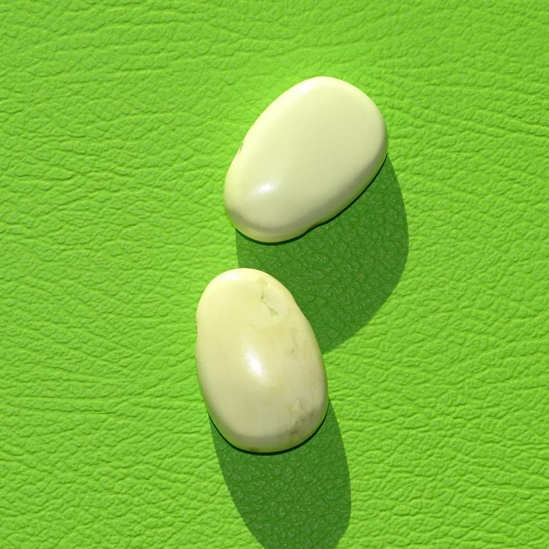 Zitronen-Chrysopras-Tropfen gebohrt