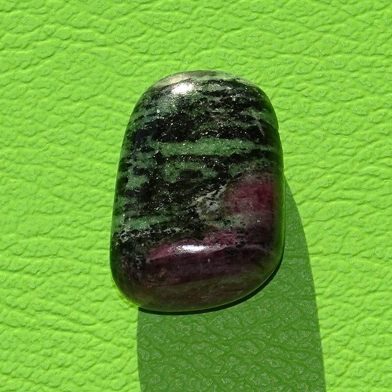 Zoisit-Rubin gebohrt Nr. 3