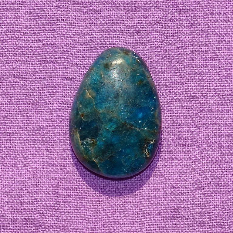 Apatit-Tropfen gebohrt