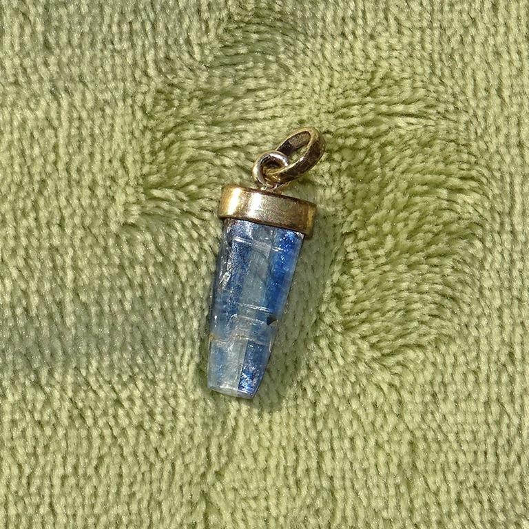 Disthen-Anhänger Nr. 1