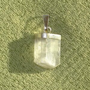 Hiddenit-Anhänger Nr. 1