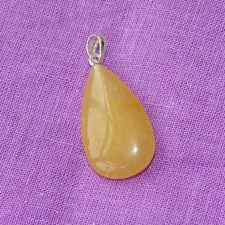 Orangencalcit-Anhänger in Tropfenform