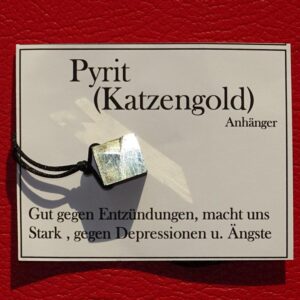 Pyrit-Würfel gebohrt mit Band Nr. 2