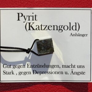 Pyrit-Würfel gebohrt mit Band Nr. 3