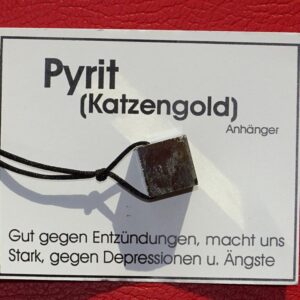 Pyrit-Würfel gebohrt mit Band Nr. 5