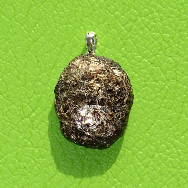 Biotit-Linse-Anhänger Nr. 6