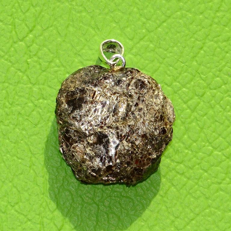 Biotit-Linse-Anhänger Nr. 7