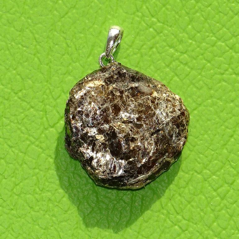 Biotit-Linse-Anhänger Nr. 8