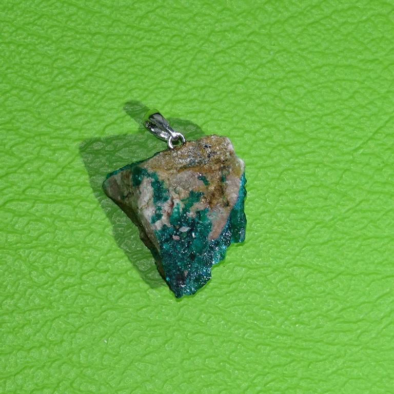 Dioptas-Anhänger Nr. 13