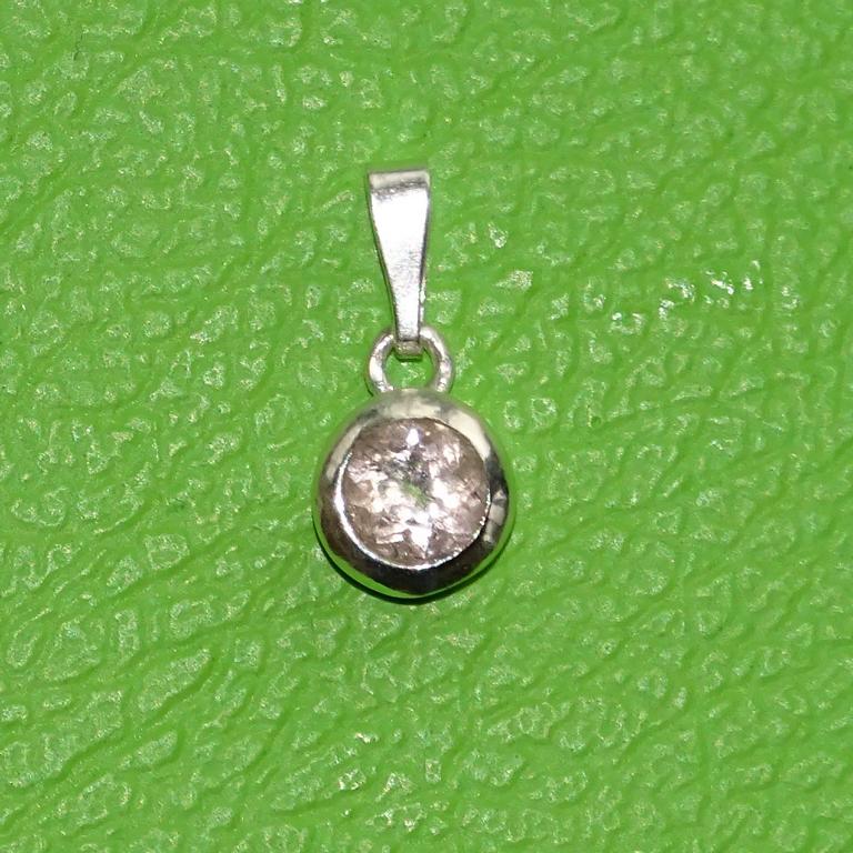 Morganit-Anhänger facettiert & in Silber gefasst – Bild 2